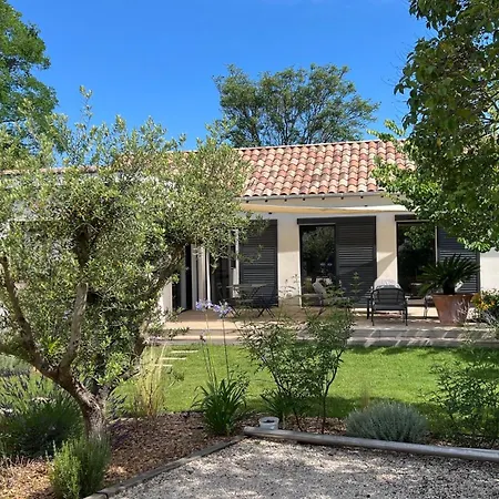 Petite Maison De Standing Les Angles (Gard)