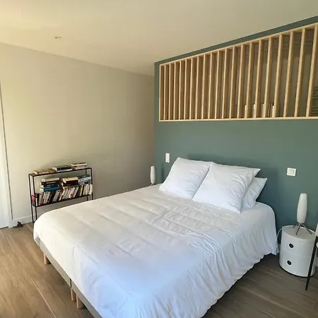 Вилла Petite Maison De Standing Les Angles (Gard)